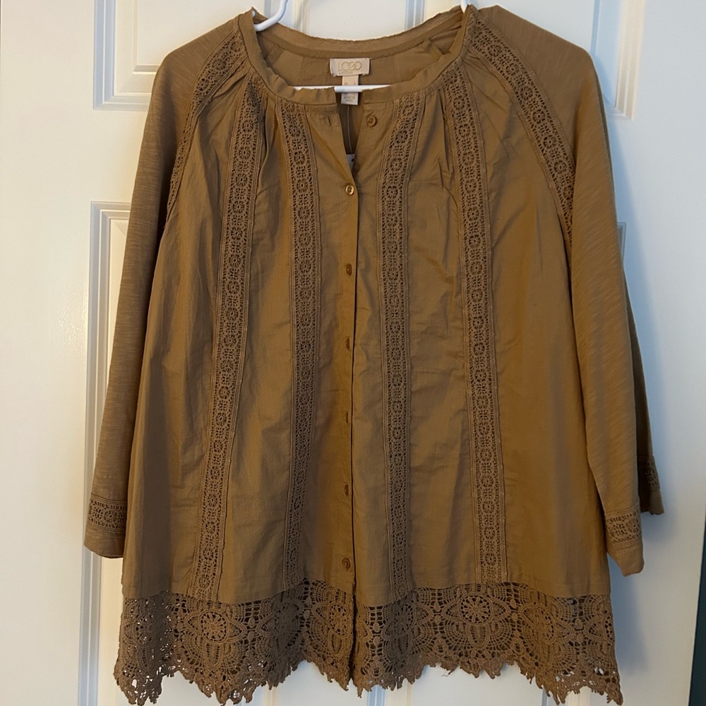 LOGO by Lori Goldstein button front top with lace trim.